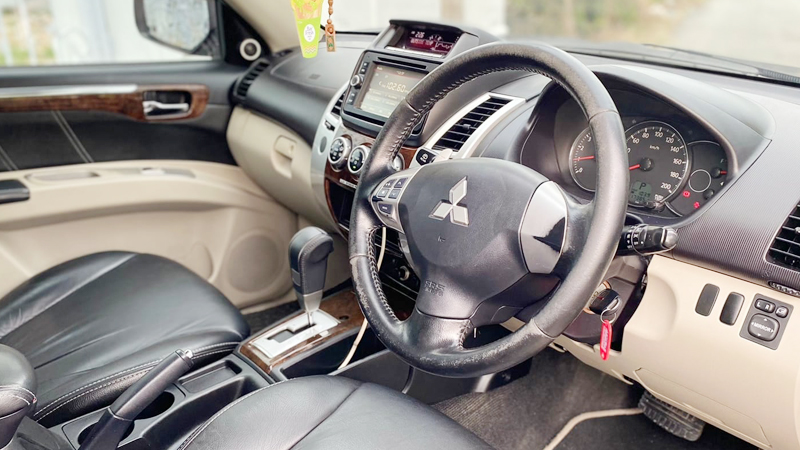 Mitsubishi Pajero Sport Dakar VGT 4X2 Matic Tahun 2013 RIAU