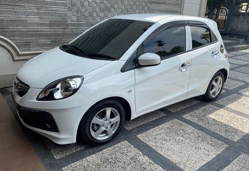 2014 Brio e automatic 2014 Satya E CVT